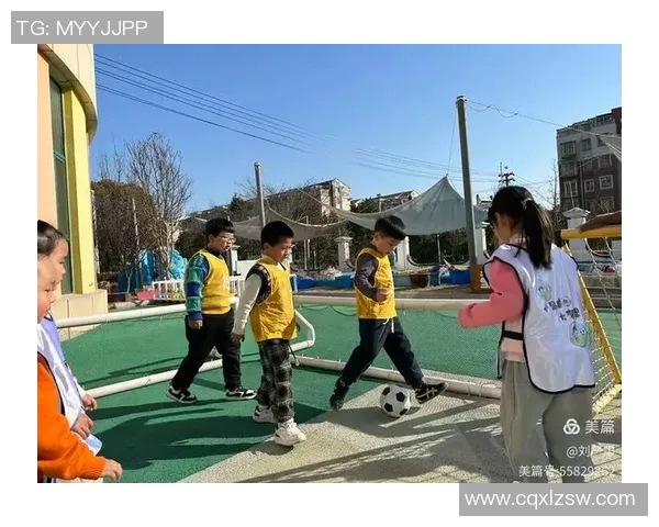 假扮足球明星视频连线挑战赛引发热潮网友纷纷参与互动乐趣无穷